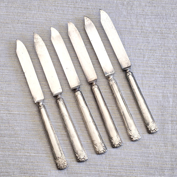 Antique Silverplate Butter Knives Colonial Silver Co Ornate Shell Handle 6 Count - Picture 11 of 12